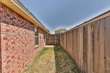 Main picture of 5812 96th St