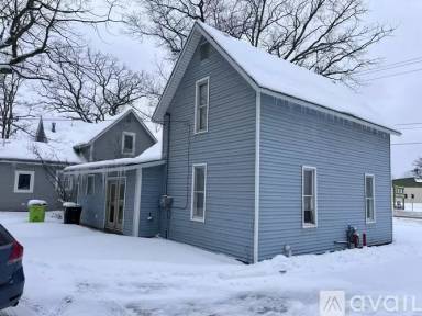 Main picture of 943 Woodmere Ave
