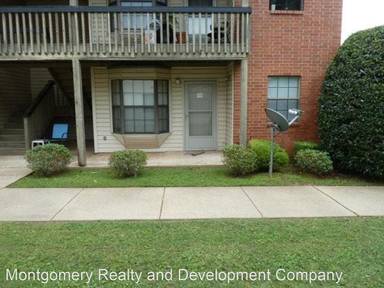 Main picture of Carriage Quarters Condominiums