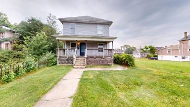 Main picture of 230 W 3rd St