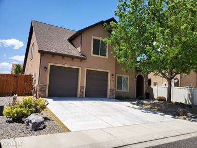 Main picture of 415 Bear Dance Dr