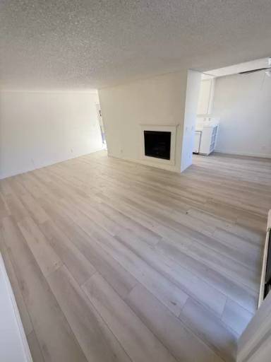 Main picture of 14942 Burbank Blvd