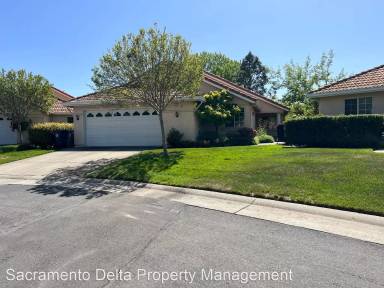 Main picture of 52 Bonaventure Ct