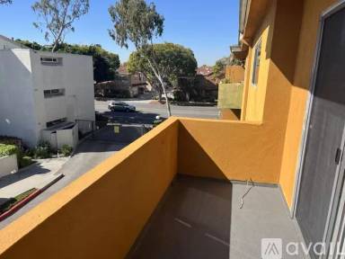 Main picture of 4550 Overland Ave