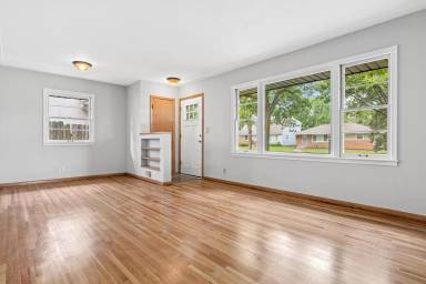 Main picture of 3639 Benjamin St NE