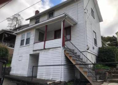 Main picture of 702 Maple St