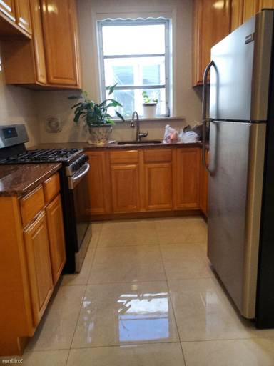 Main picture of 2248 West St