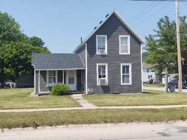Main picture of 702 Heivly St