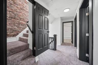 Main picture of 256 E Meyers St