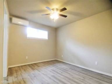 Main picture of 4811 Oakland St