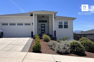 Main picture of 3282 Sky Way