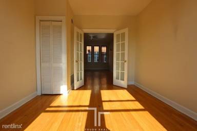 Main picture of 550-60 W Aldine Ave