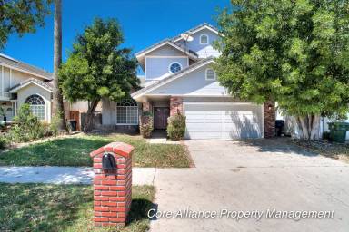 Main picture of 20917 Bassett St