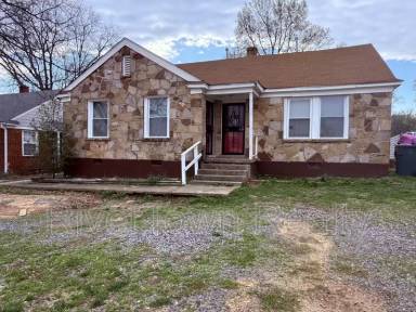 Main picture of 3173 Jackson Ave