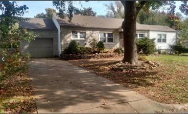 Main picture of 1136 S Stewart Ave