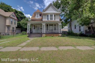 Main picture of 2210 W 4th St