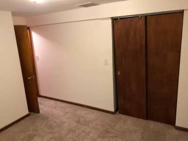 Main picture of 5647 W Montrose Ave