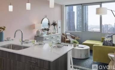 Main picture of 806 S Michigan Ave