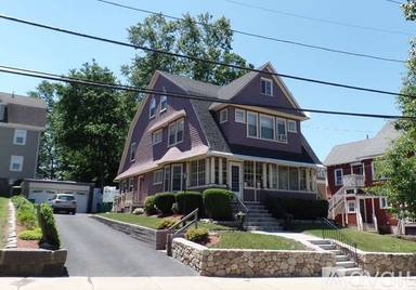 Main picture of 34 Capen St