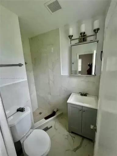 Main picture of 550 NW 194th St