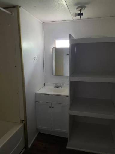 Main picture of 401 Western Hills Dr