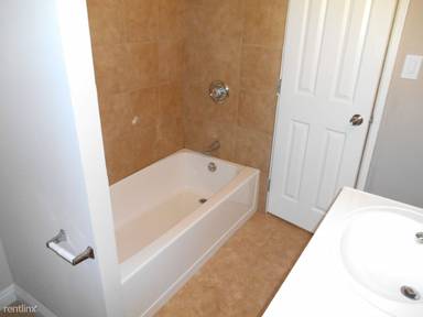 Main picture of 156 E Marshall Blvd