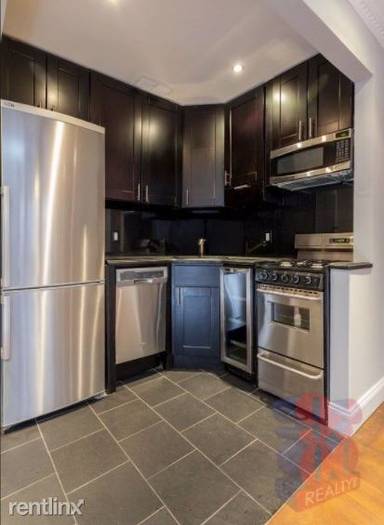 Main picture of 145 E 26th St