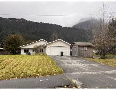 Main picture of 1707 Resurrection Blvd