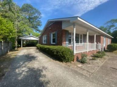 Main picture of 1318 Camelot Dr