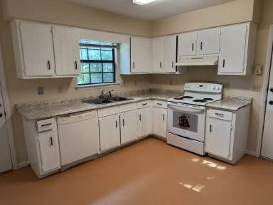 Main picture of 3005 Lenora Cir