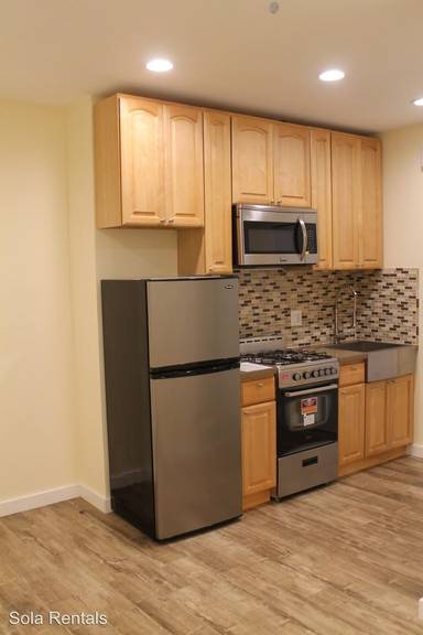 Main picture of 8441 S Main St