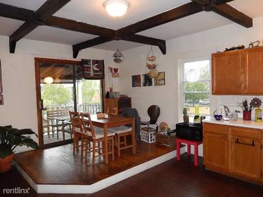 Main picture of 5 Lowell Cir
