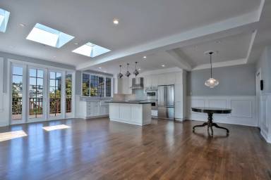Main picture of 228 Clipper St