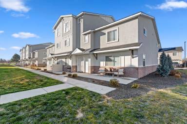 Main picture of 16852 Idaho Center Blvd