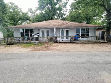 Main picture of 214 Anchor Rd