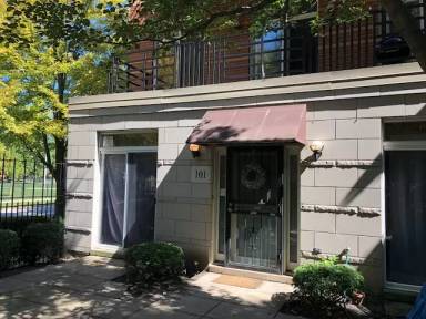Main picture of 1033 E 46th St