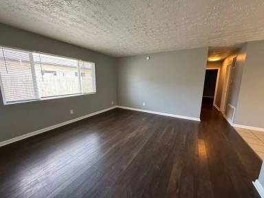 Main picture of 1019 S Randolph St