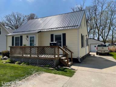 Main picture of 133 S Ferry St