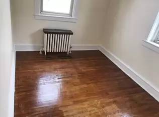 Main picture of 1575 Glen Ave