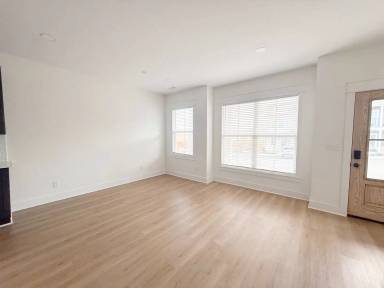 Main picture of 1353 Belfair St