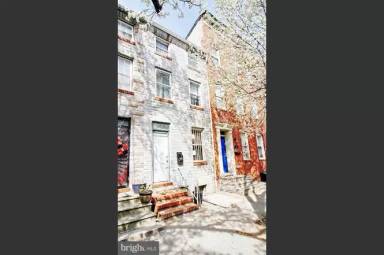 Main picture of 16 S Washington St