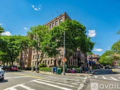 Main picture of 8246 Lefferts Blvd