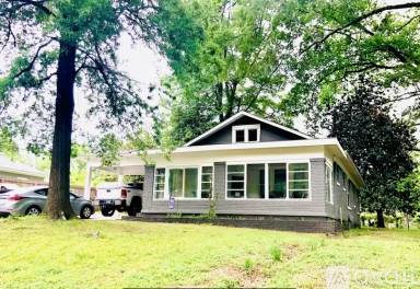 Main picture of 708 Echles St