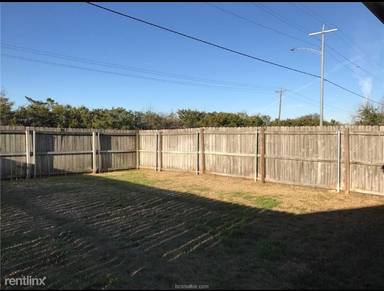 Main picture of 3610 Hollyhock St