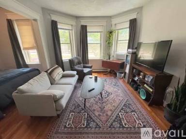 Main picture of 1665 Commonwealth Ave