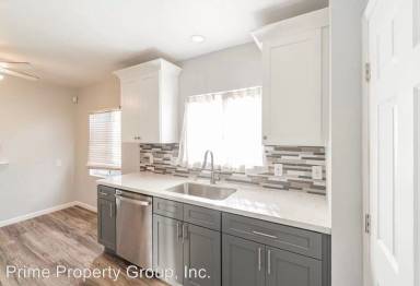 Main picture of 3057 22nd Ave