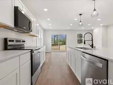 Main picture of 3304 W Alvina Ave