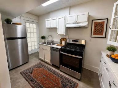 Main picture of 934 Ponce de Leon Ave NE