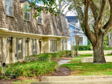 Main picture of 1917 Woodcrest Dr