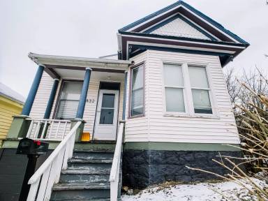 Main picture of 816 Caledonia St